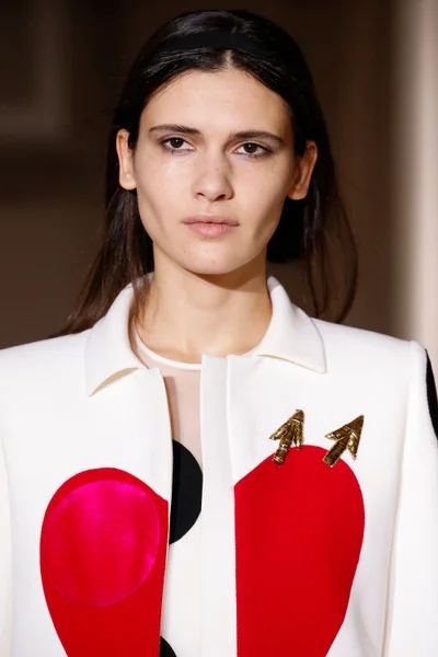 Look 10